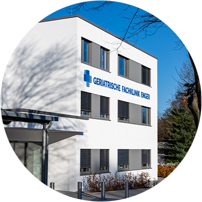 Außenaufnahme vom Hauptgebäude der Geriatrischen Fachklinik Enger